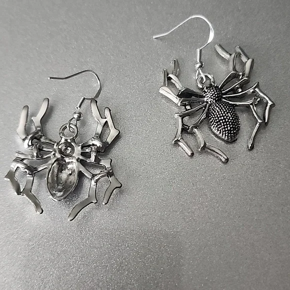 SPIDER Earrings POSHER Favorite - Picture 3 of 5
